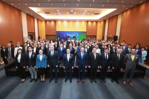 รมว.เอกนัฏ ส่งเสริมพลังงานสะอาดให้ผู้ประกอบการรายย่อย SME D Bank ช่วยเอสเอ็มอีเข้าถึงแหล่งทุน ติดปีกข้ามผ่านวิกฤต